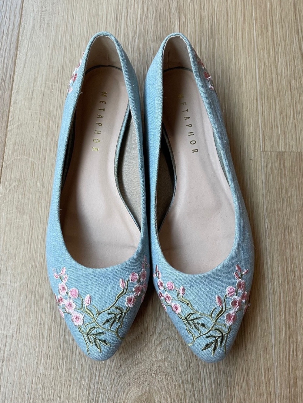 Metaphor Light Denim Blue Ballet Flats Pink Floral Embroidery Pointed Toe Size 6